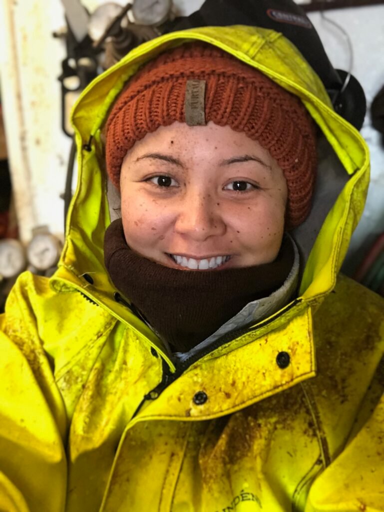 commercial-fishing-woman