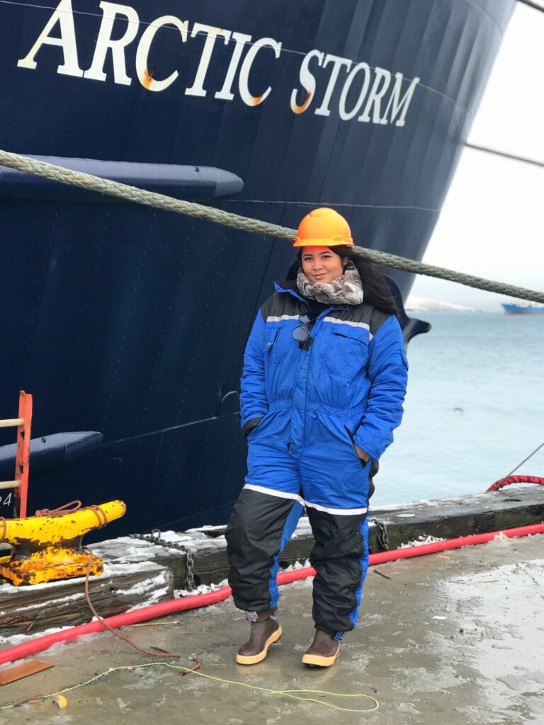 commercial-fishing-woman