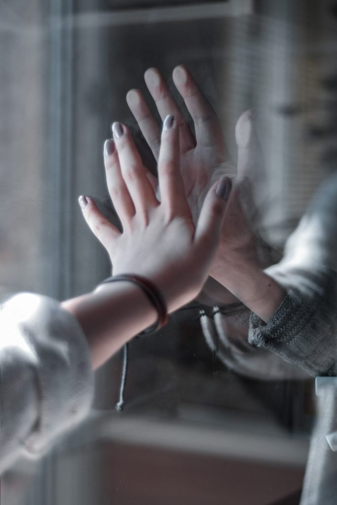 hands-glass-window-zoe-photo
